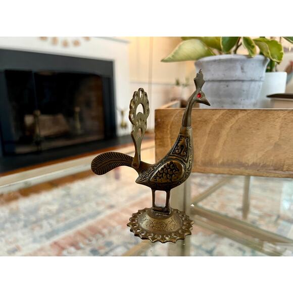 Vintage Solid Brass Peacock Figurine Etched Bird Card Holder Boho Animal Display - Picture 1 of 10